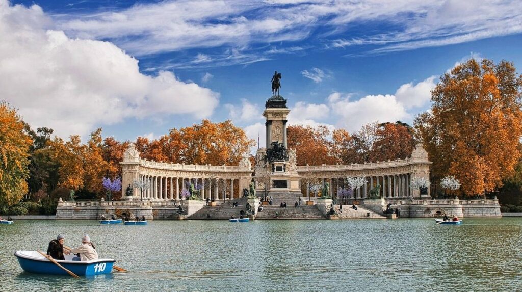 
Find peace and beauty at Madrid’s Retiro Park