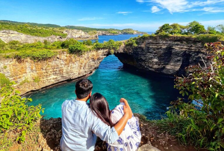 Bali Nusa Penida Romantic Broken Beach