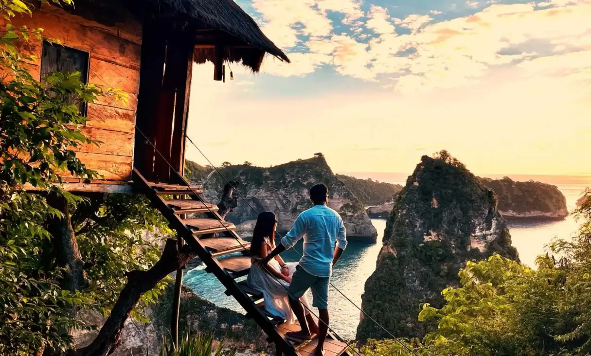 At the iconic tree house at bali: The best picture-perfect view